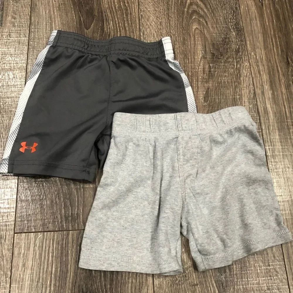Boys Shorts Size 24M Grey Shorts 2 Pieces